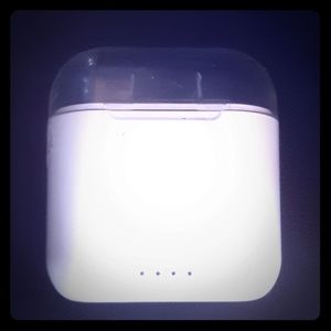 0nn earbud charging case